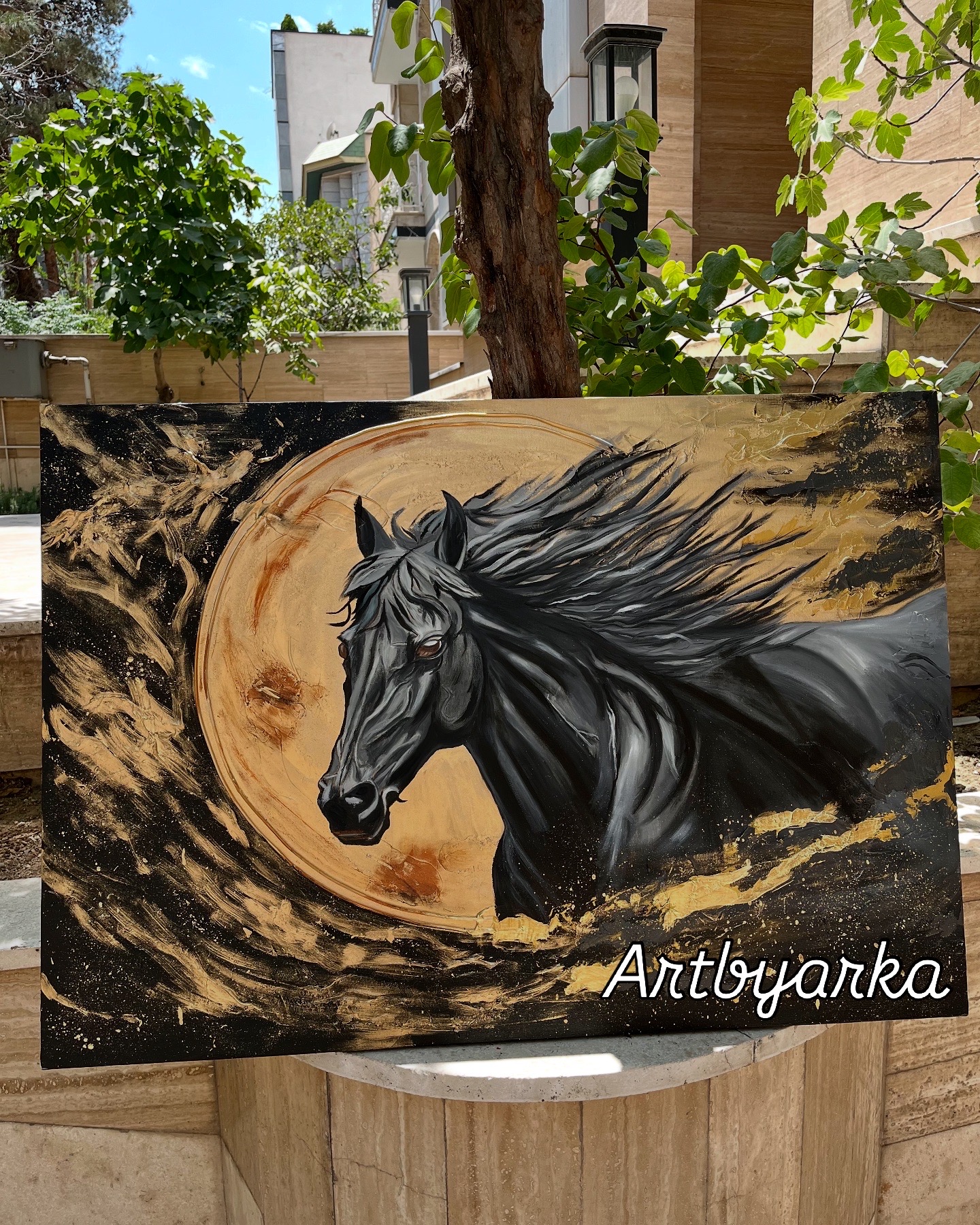 تابلو نقاشی مشکی طلایی برجسته اسب